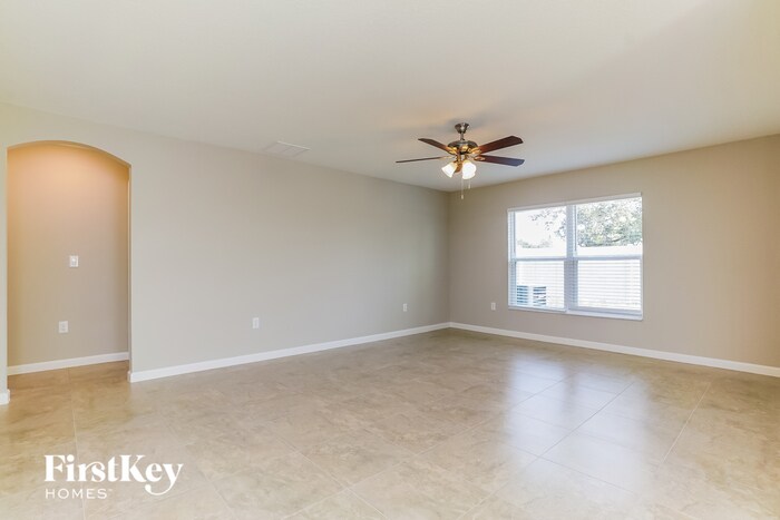 Building Photo - 413 Earhart Dr