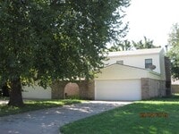 Building Photo - 7934 NW 40th St