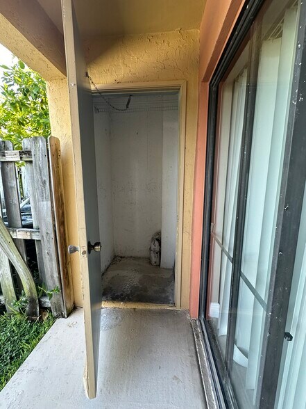 Building Photo - 5200 NW 31st Ave