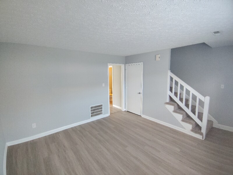 Building Photo - 29 Fonda Dr