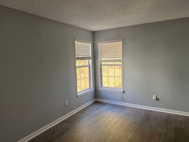 Building Photo - Northlake Mall Location!! Nice house with private backyard