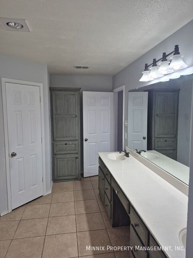 Building Photo - 1923 76th St