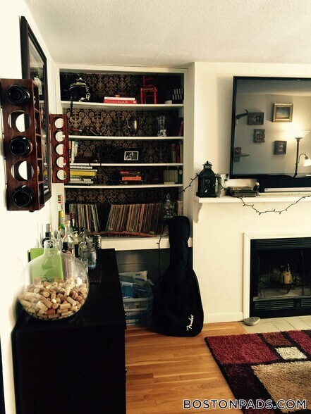 Building Photo - 50 Evergreen St