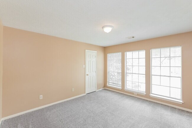 Building Photo - 11423 Willow Field Dr