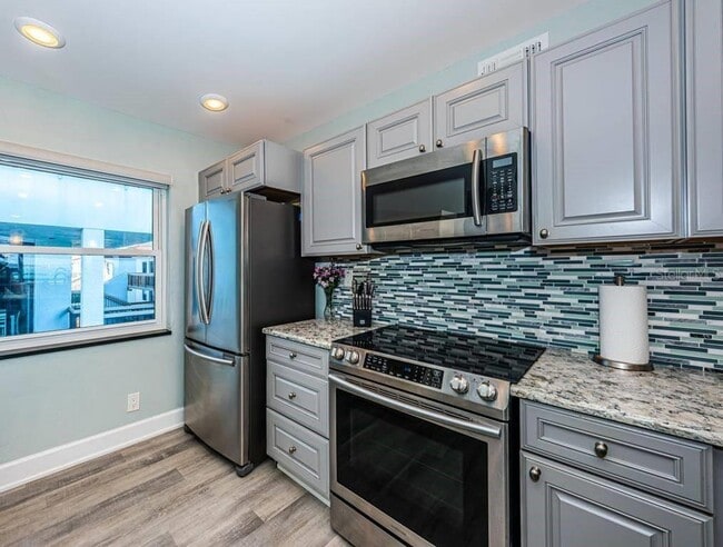 Building Photo - 6265 Sun Blvd