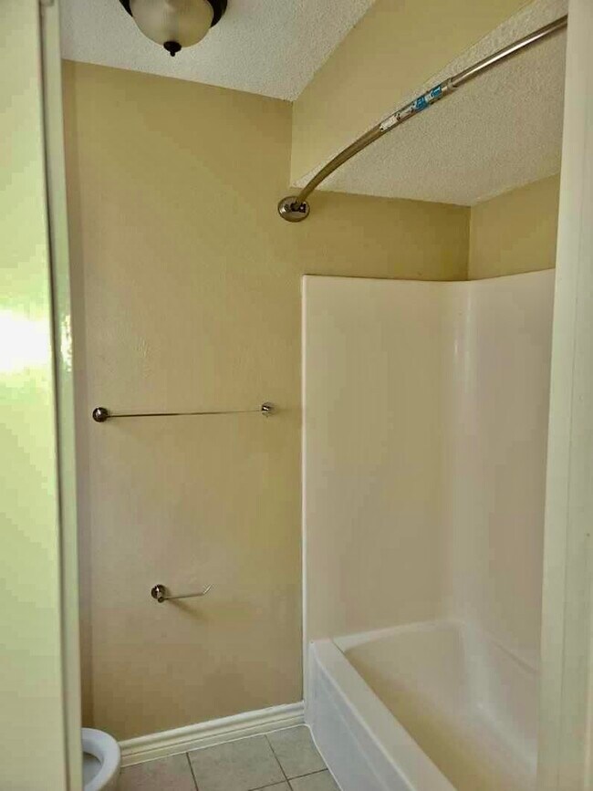 Building Photo - 4122 Baynard Dr