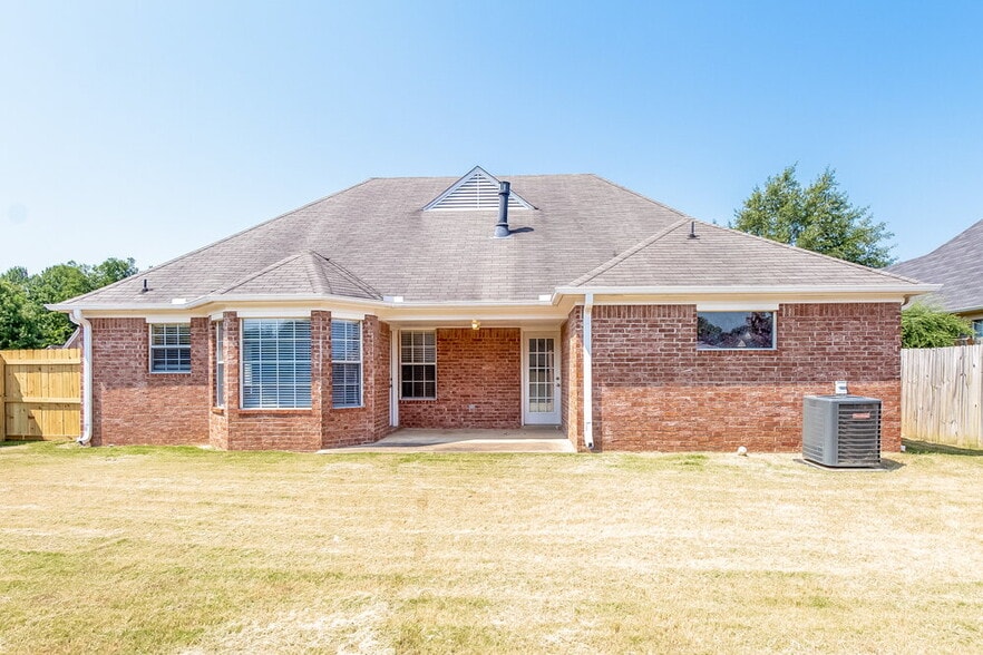 Building Photo - 7100 Maple Grove Rd