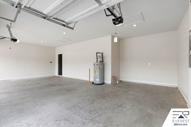 Building Photo - 249 Montgomery Ct