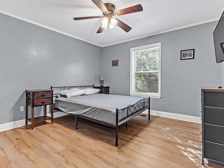 Building Photo - 3704 Friar Tuck Rd