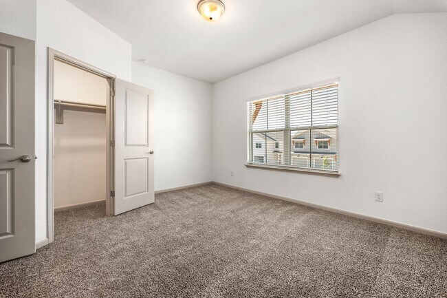 Building Photo - 7518 Gramercy Wy