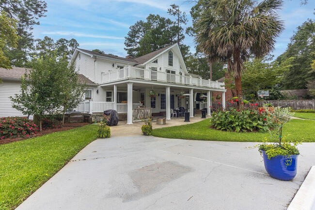 Building Photo - 132 Cherry Hills Dr