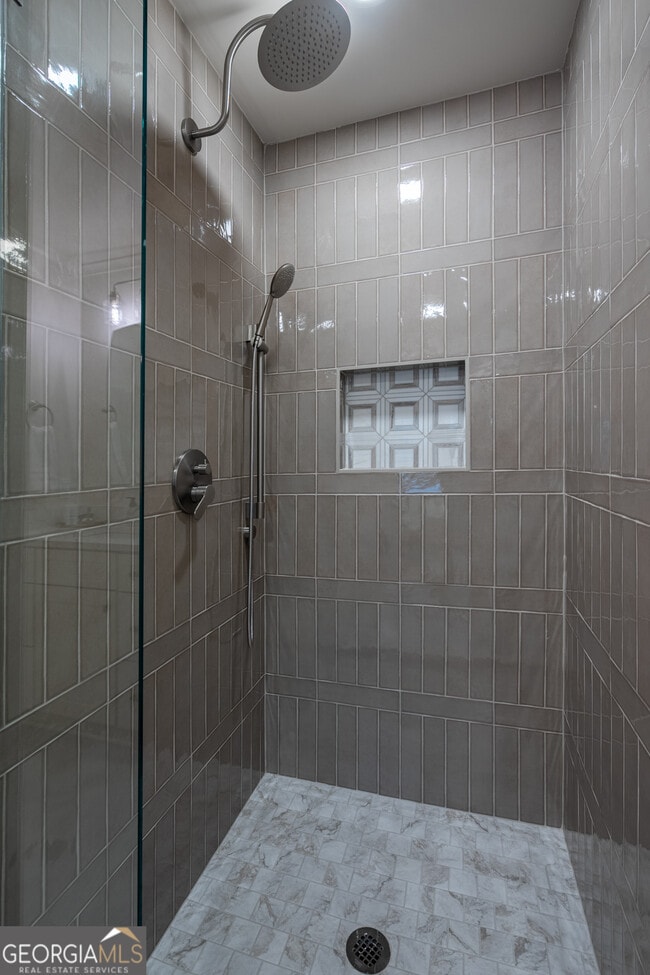 Building Photo - 26 Jennifer Ln