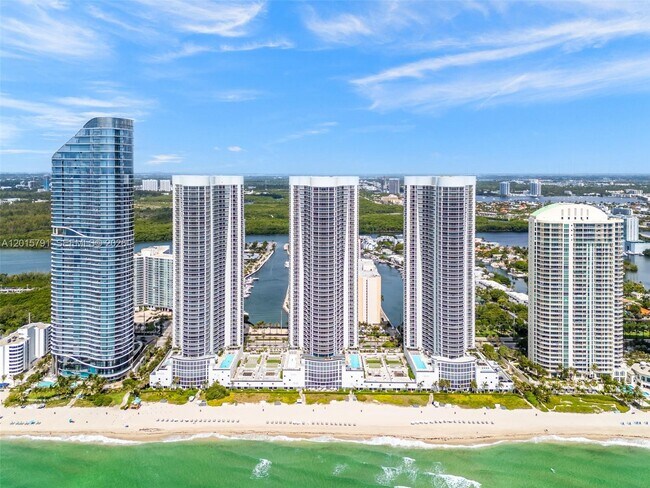 Building Photo - 15901 Collins Ave