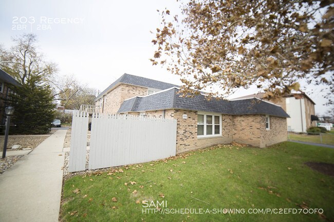 Building Photo - 203 Regency