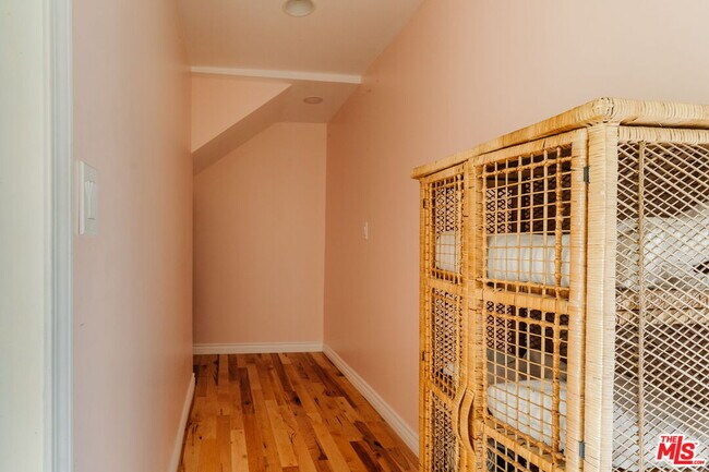 Building Photo - 2344 Sunset Heights Dr