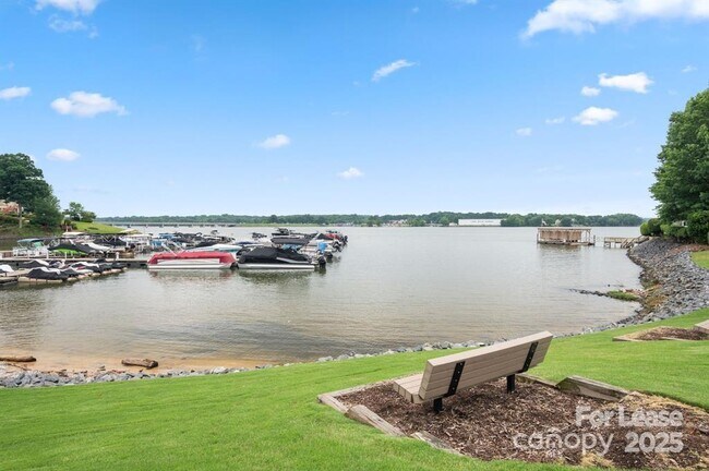 Building Photo - 16308 Autumn Creek Ct