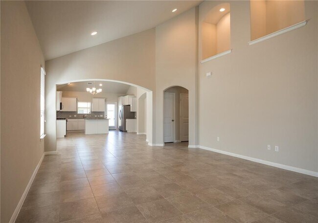 Building Photo - 641 Schefer St