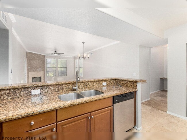 Building Photo - "Spacious 2-Bed, 2-Bath Condo Retreat in Scottsdale's Prime Location - 1,146 Sq Ft of Comfort!"