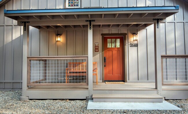 Building Photo - 2643 Mariposa Ave