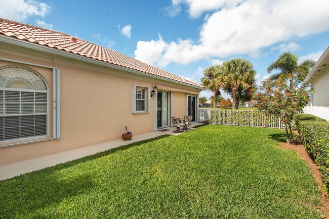 Building Photo - 813 Niemen Dr