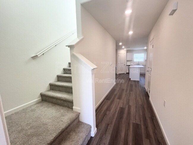 Building Photo - 333 Halisan Ct