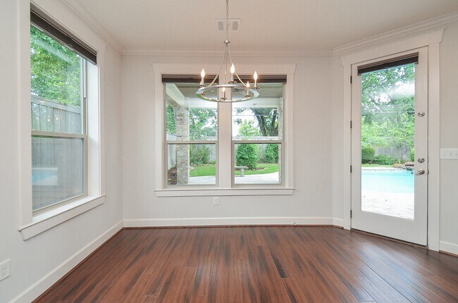Building Photo - 5413 De Milo Dr