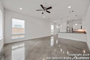 Building Photo - 307 San Salvador Ave
