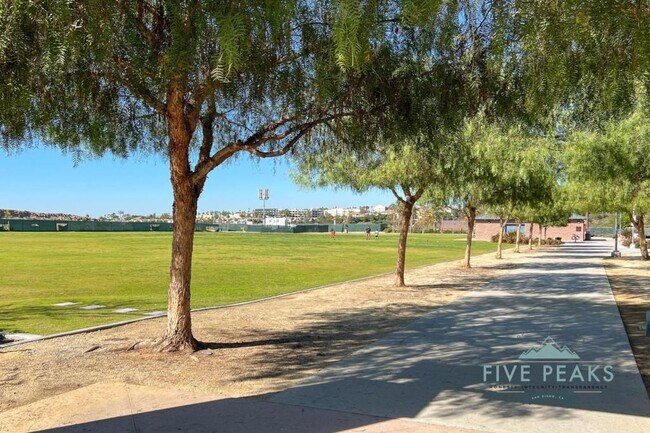 Building Photo - 1515 Franceschi Dr