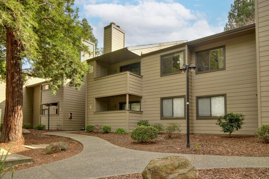 Building Photo - 3715 Tallyho Dr