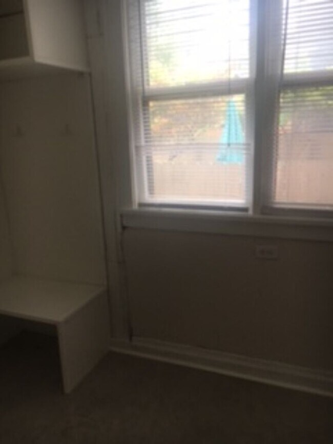 Building Photo - 1354 Forsythe Ave