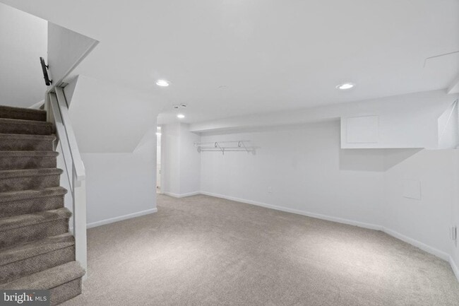 Building Photo - 3 Bedroom Dundalk