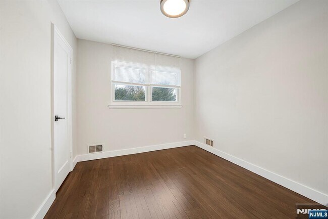 Building Photo - 111 Charles St