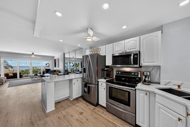 Building Photo - 710 N Ocean Blvd