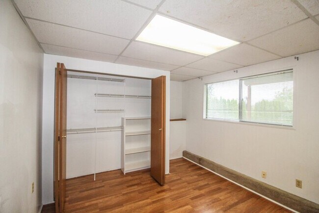 Building Photo - 3233 54th St SW