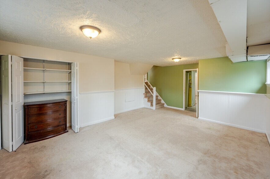 Building Photo - 5806 Flanders St