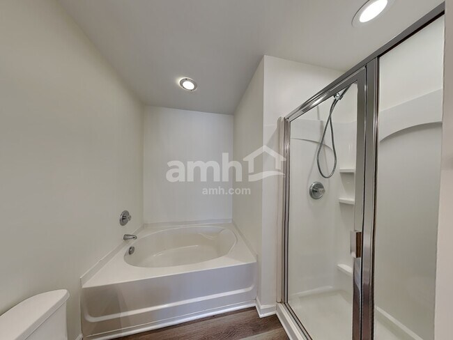 Building Photo - 2101 Trace Creek Dr