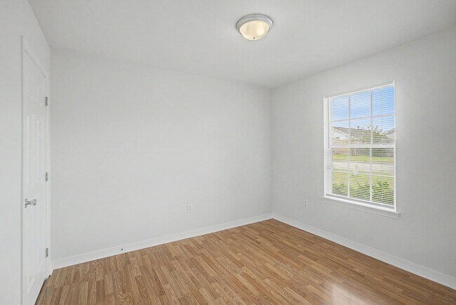 Building Photo - 11312 Jessica Dr