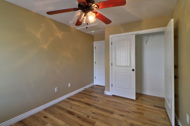 Building Photo - Traverse Mountain Pet Friendly Home.