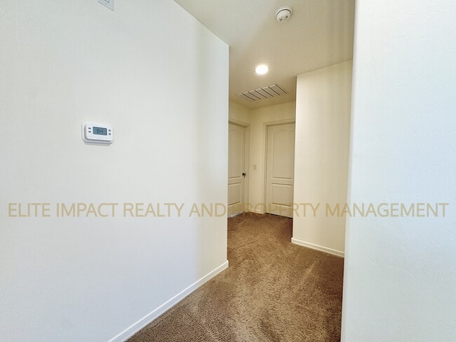 Building Photo - 11684 W Vanderbilt Farms Way