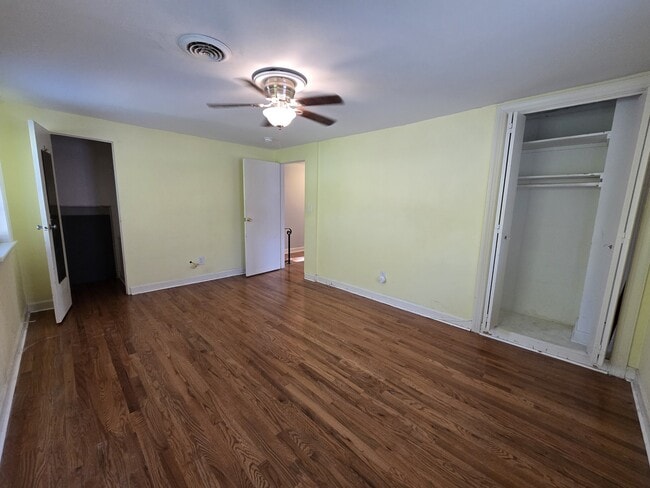 Building Photo - 1000 Nichols Dr