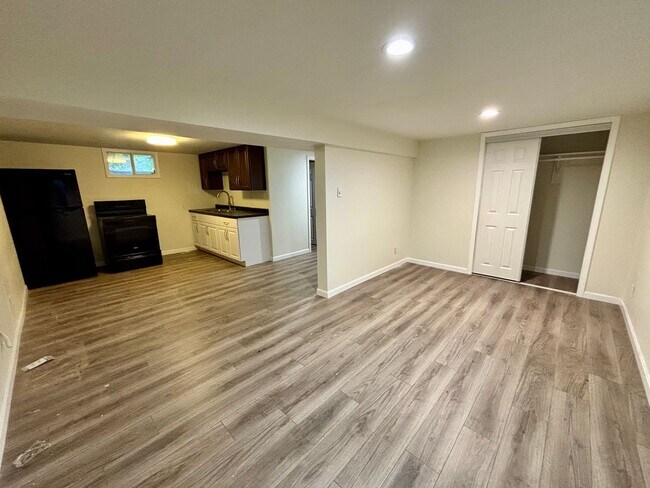 Building Photo - Italian Estates Property Management