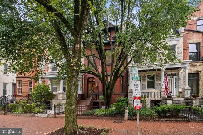 Building Photo - 1120 East Capitol St NE