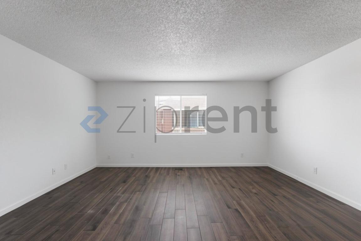 Building Photo - Unit 514