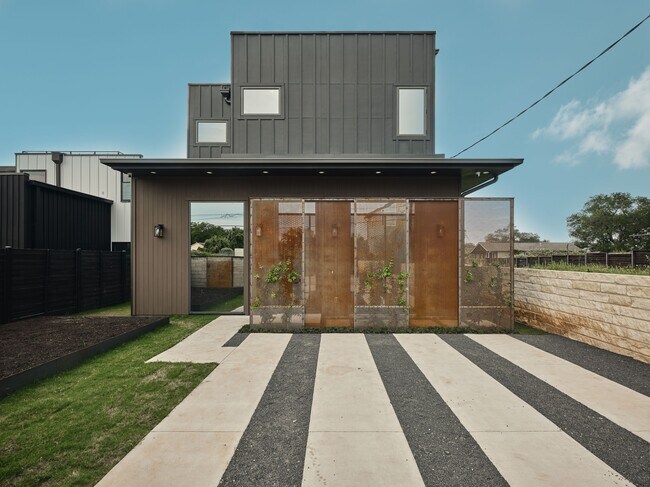 Building Photo - 412 Kemp St