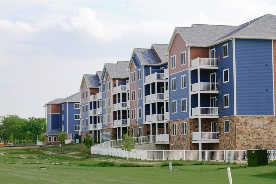 Building Photo - Falcon Ridge Apartments