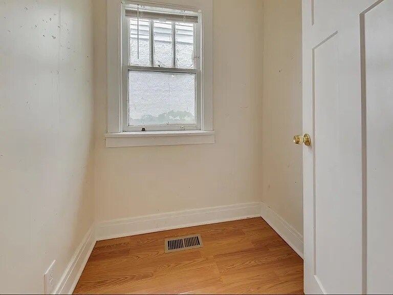 Building Photo - 1745 Brown Ave