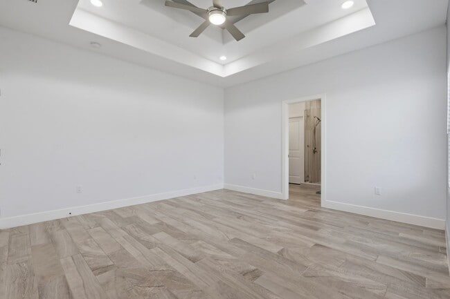 Building Photo - 16584 Barnes Ct