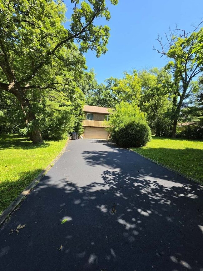 Building Photo - 7618 Catalpa Dr