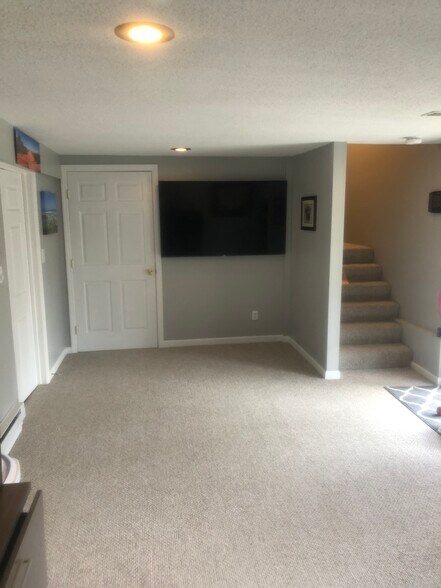 Building Photo - 211 East St