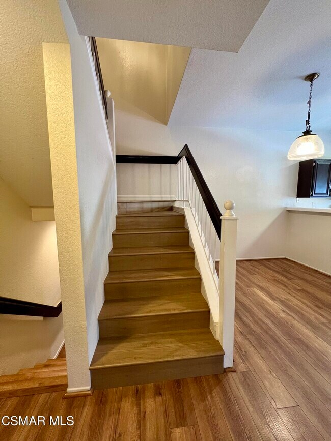 Building Photo - 5798 Oak Bank Trail
